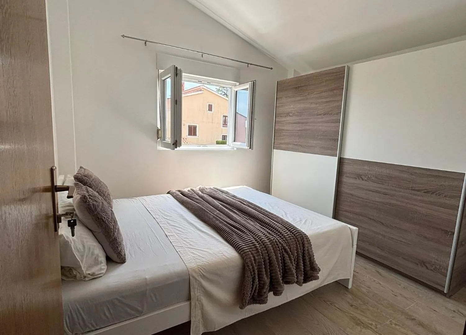 Apartman Ližnjan 0*,